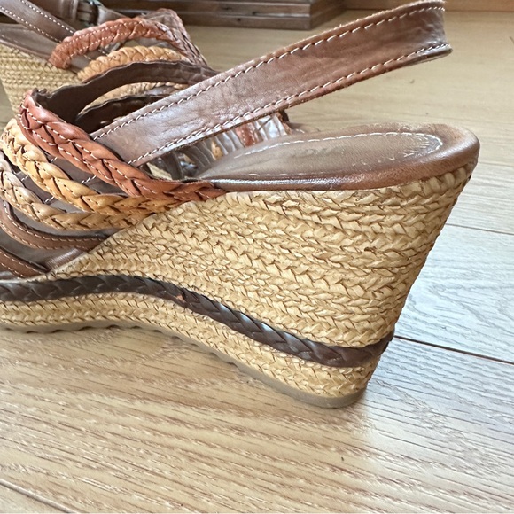 Italian summer wedge. Size 40, platform sandal in browns. Great condition - Picture 5 of 8